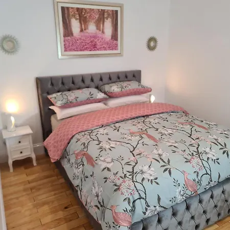 شقة Dunderry Self Catering Family