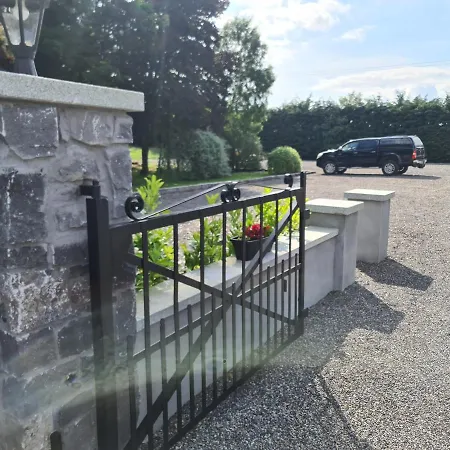 شقة Dunderry Self Catering Family نافان