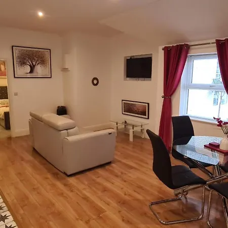 شقة Dunderry Self Catering Family