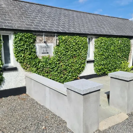 شقة Dunderry Self Catering Family