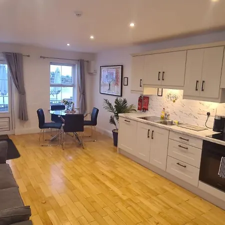 Dunderry Self Catering Family נאבאן